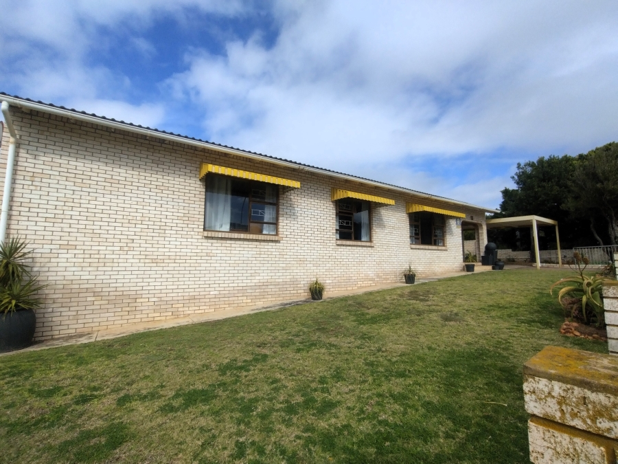 3 Bedroom Property for Sale in Wavecrest Eastern Cape
